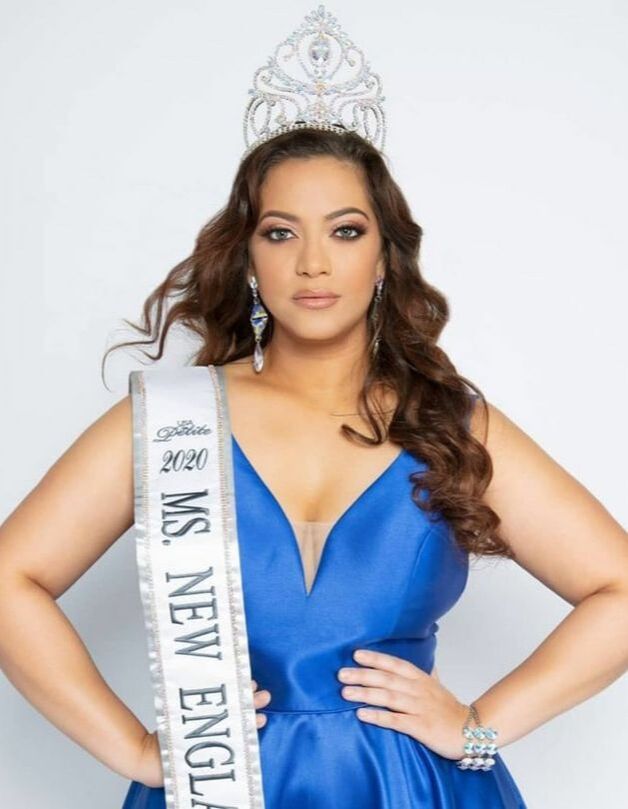 2020 Miss New England Petite Sarah Lopez